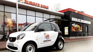 Die Fastfood-Kette Burger King will den Bringdienst ausbauen und arbeitet dafür mit der Bestellplattform Lieferheld zusammen. (Archivfoto) Foto: dpa/Burger King