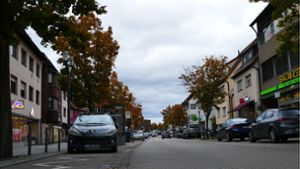 Wie geht es mit der Umgestaltung der Pforzheimer Straße in Weilimdorf weiter? Dem Vernehmen nach soll das Thema noch vor Weihnachten im Bezirksbeirat diskutiert werden. Foto: Uli Nagel