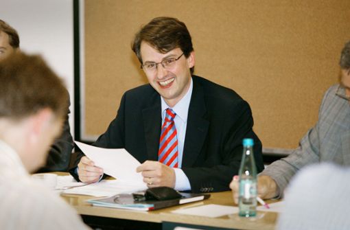 Das Bild zeigt Michael Föll im Juni 2004 im Gemeinderat. Foto: Uli Kraufmann