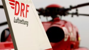 Ein Krankenhausangestellter kommt am Donnerstag in Stuttgart-Mitte den Rotorblättern eines Rettungshubschraubers zu nahe und bezahlt dafür mit seinem Leben (Symbolbild). Foto: DRF-Luftrettung