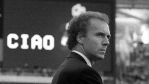 Franz Beckenbauer führte die DFB-Elf im Juli 1990 zum Weltmeistertitel. Foto: dpa/Martina Hellmann