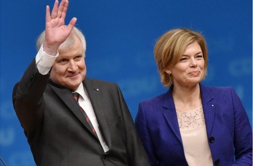Sie demonstrieren Einigkeit: Horst Seehofer (CSU) und Julia Klöckner (CDU) Foto: dpa