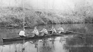 Diese Damenmannschaft wagte sich Ende der 1920er Jahre aufs Wasser.  Foto: Rudergesellschaft Ghibellinia