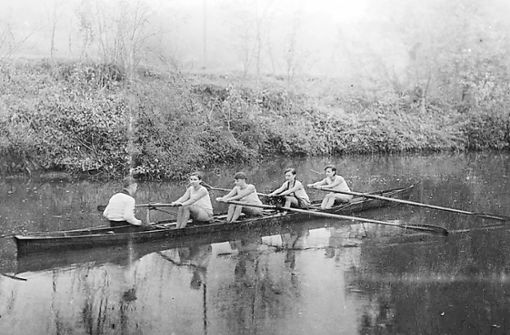Diese Damenmannschaft wagte sich Ende der 1920er Jahre aufs Wasser.  Foto: Rudergesellschaft Ghibellinia