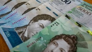 So sehen die neuen 500 and 5000-Bolívares-Noten aus. Foto: AFP