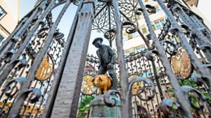 Der Hans-im-Glück-Brunnen am Geißplatz: Angesichts der Biografie seines Schöpfers stellt sich die Frage, wie unschuldig  diese Heimatkunst ist. Foto: Lichtgut/Leif Piechowski