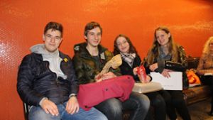 Ehrenamtliches Engagement für Obdachlose: Julian Tirauf, Michael Fischer, Anna-Sophia Gronbach, Claire Meyer (von links). Foto: Jacqueline Fritsch
