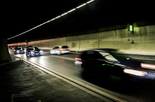 In der Nacht zum Dienstag wird der Verkehr nicht wie hier durch den Heslacher Tunnel fließen können. Foto: Lichtgut/Max Kovalenko
