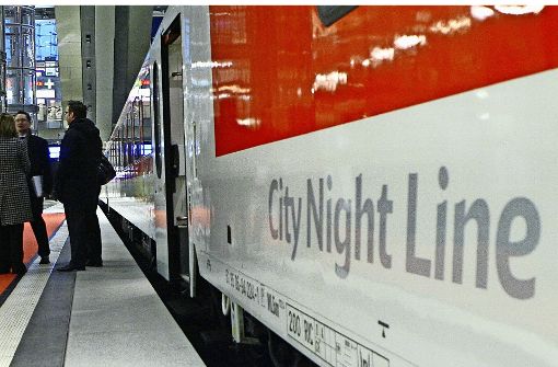 Die Deutsche Bahn hat unlängst ihre Nachtzüge mit Liegewagen abgeschafft –  und lässt nun angesichts der hohen Nachfrage verstärkt normale Züge nachts fahren. Foto: dpa
