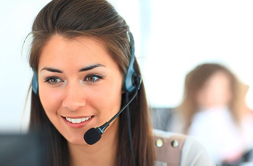 Kauffrau für Dialogmarketing: Sie arbeitet in Call- sowie Kunden- und Servicecentern. Foto: OPOLJA/shutterstock