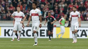 Der VfB Stuttgart steckt nach dem 1:3 gegen den FC Bayern München wieder mitten im Abstiegskampf. Foto: dpa
