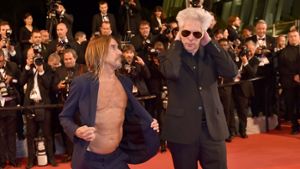 Iggy Pop oben ohne auf dem roten Teppich in Cannes Foto: AFP