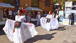 Die mexikanische Gruppe „¡Baila Mexico!“  tanzt den Foto: Petra Mostbacher-Dix