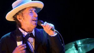 Bob Dylan – hier bei einem Auftritt im Jahr 2012 – ist am 13. Oktober mit dem Literaturnobelpreis ausgezeichnet worden. Foto: dpa