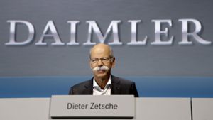 Daimler-Chef Dieter Zetsche muss auf etwa zwei Millionen Euro verzichten. Foto: AP