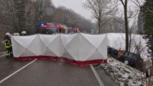 Bei einem schweren Unfall in der Nähe von Walzbachtal (Kreis Karlsruhe) ist am Dienstag eine Autofahrerin ums Leben gekommen. (Symbolbild) Foto: 7aktuell.de/Aaron Klewer