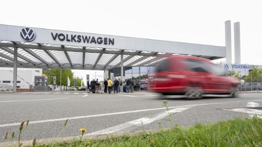 Der VW-Konzern möchte bei den Personalkosten 20 Prozent sparen. (Symbolbild) Foto: dpa/Hendrik Schmidt