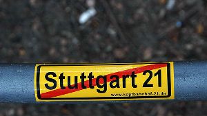 Man sieht sie überall: Aufkleber gegen das umstrittene Bahnprojekt Stuttgart 21 Foto: Leserfotograf gerografie