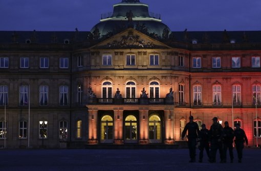 Das neue Schloss in Stuttgart in den Farben der belgischen Trikolore. Foto: Lichtgut/Leif Piechowski