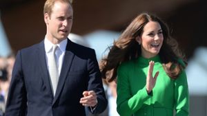 Schick in grasgrün: Herzogin Kate und Prinz William in Canberra. Foto: dpa