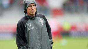 Nicht erfreut: VfB-Coach Hannes Wolf bei der 2:1-Niederlage gegen Heidenheim. Foto: Pressefoto Baumann