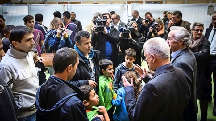 Flüchtlinge beklagen Zustände in Turnhallen