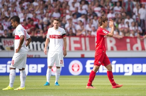 Enttäuschte Stuttgarter, jubelnde Kölner: Der VfB Stuttgart verliert 0:2 gegen den Aufsteiger. Foto: dpa