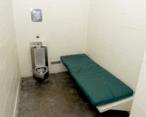 Wegen Überfüllung entlassen: Nach Beschluss eines Bundesgerichts in Kalifornien muss der US-Westküstenstaat aus seinen überfüllten Gefängnissen über 40.000 Häftlinge entlassen. Foto: dpa