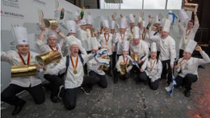 Freuen sich zurecht: die Mitglieder der finnischen Nationalmannschaft feiern ihren Sieg bei der Köche-Olympiade. Foto: hassfoto.de/Christian Hass