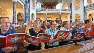 Ein Chor aus vielen hundert Stimmen: die Sänger bei der Probe in der Friedenskirche. Foto: factum/Weise