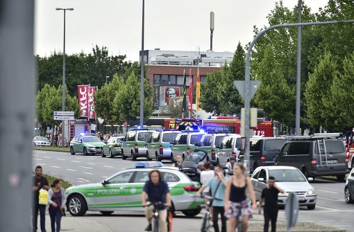 Aus München wird eine Schießerei gemeldet, die Polizei ist mit einem Großaufgebot im Einsatz. Foto: AP