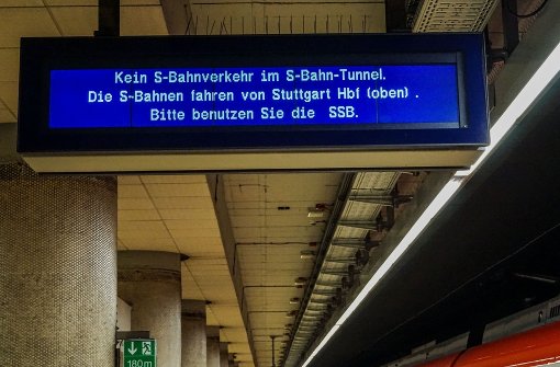 Die Störung der S-Bahnen in Stuttgart sorgt am Dienstagmorgen für mächtig Chaos. Foto: SDMG