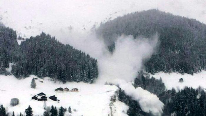 Lawine reißt drei Skifahrer in den Tod