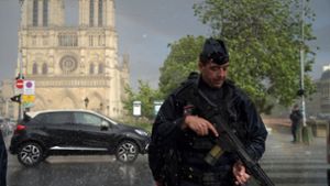Polizisten sichern nach dem Angriff die Gegend um Notre-Dame ab. Foto: Getty Images Europe