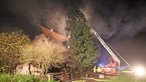 In Nürtingen-Oberensingen brennt ein Wohnhaus: Hier war es Anfang Oktober zu einer Bluttat gekommen. Foto: 7aktuell.de | Daniel Jüptner
