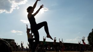 Yoga fordert den Körper, Qigong bringt pure Entspannung. Foto: dpa