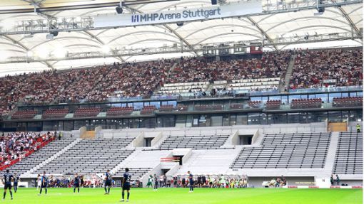 Der Neubau der Haupttribüne im Stadion kommt die Stadt deutlich teurer als gedacht. Foto: Pressefoto Baumann/Hansjürgen Britsch