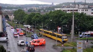 Bei einem Stadtbahn-Unfall hat sich ein 40-Järhiger schwere Verletzungen zugezogen. Foto: Andreas Rosar Fotoagentur-Stuttg