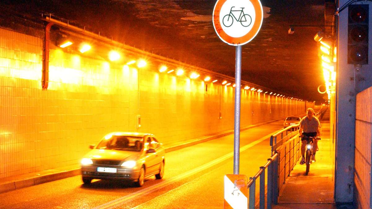 Flughafentunnel bei Stuttgart: Kommt die Sperrung für Autofahrer?