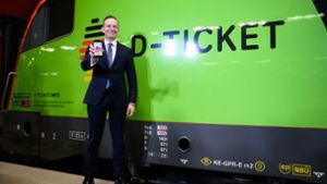 Bundesverkehrsminister Volker Wissing (FDP)  darf sich durchaus mit dem Ticket schmücken: Auch der Bund zahlt einiges. Foto: dpa/Bernd von Jutrczenka