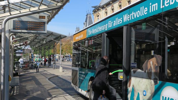 Mehr Infos für Fahrgäste: Dynamische Tafeln sollen Busse attraktiver machen