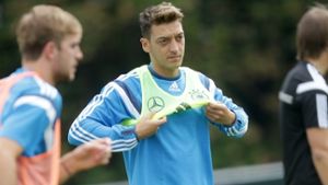 Mesut Özil beim Training der deutschen Fußballnationalmannschaft Foto: dpa
