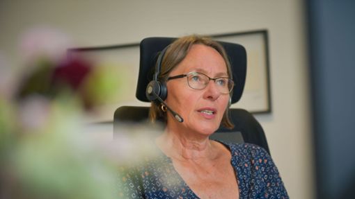 Leiterin Martina Rudolph-Zeller übernimmt auch selbst Dienste bei der Telefonseelsorge. Foto: Lichtgut/Max Kovalenko