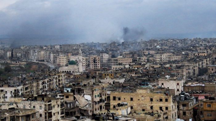 Schwere Gefechte und Luftangriffe in Aleppo - Assad droht