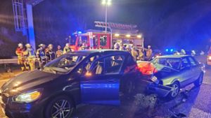 Die Unfallstelle – laut Polizei hat es bei Pleidelsheim am Sonntagabend gekracht. Foto: Fotoagentur Stuttgart/Andras Rosar