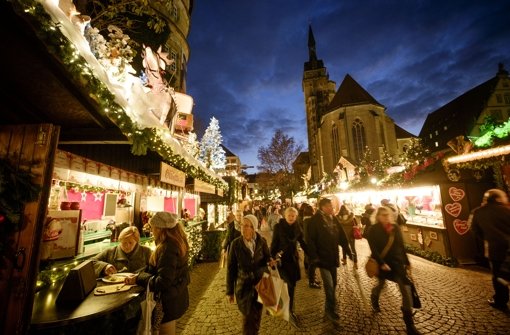 Um 21 Uhr ist Schluss auf dem Weihnachtsmarkt – das ärgert Gastronomen und manche Besucher Foto: Lichtgut/Leif Piechowski