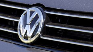 Bei der Bestimmung des CO2-Wertes für die Typ-Zulassung von weiteren Fahrzeugen ist es laut VW zu nicht erklärbaren Werten gekommen. Foto: AP