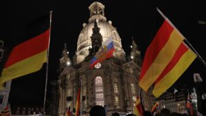 Pegida darf auch in der Corona-Krise in Dresden demonstrieren. Foto: imago images/xcitepress/xcitepress