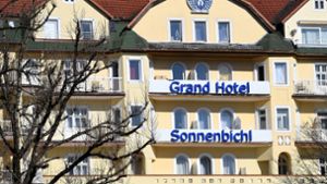 Laut Website „mit einzigartigem Blick auf die Zugspitze.“ Das Hotel Sonnenbichl in Garmisch-Partenkirchen Foto: dpa