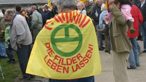 Gegen Flächenverbrauch: die Schutzgemeinschaft protestierte beispielsweise bei einer Demo im Jahr 2009 gegen die Westerweiterung des Flughafens. Foto: Kai Müller